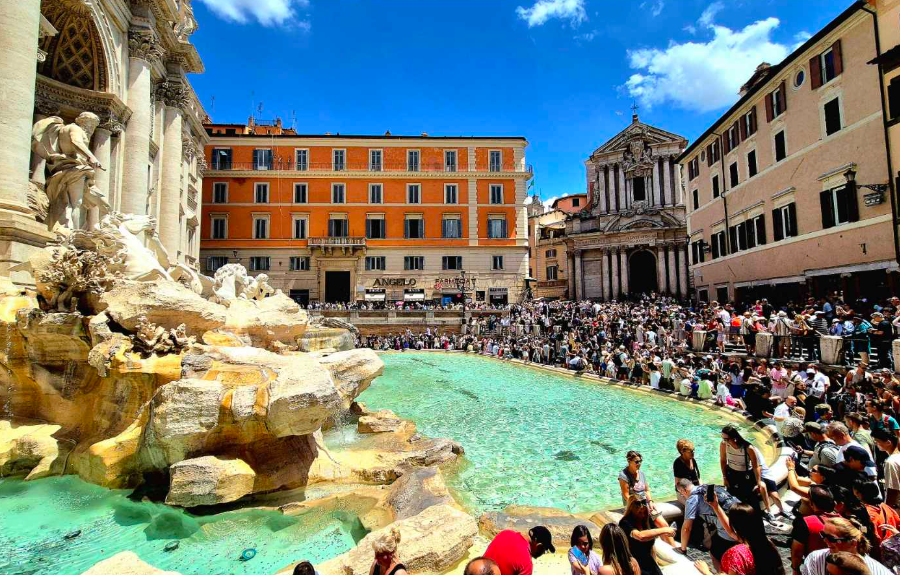 Кинути монетку стане дорожче: Рим вводить плату за наближення до фонтану Треві